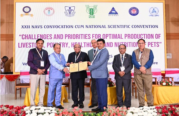 Dr. Zende Receiving Fellow Award Of NAVS At The Hands Of President And Other Dignitories Of NAVS